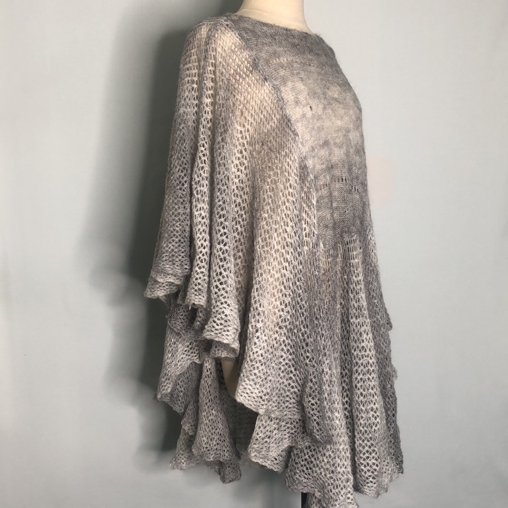 Free People Watson Ombre Gray Sweater Cape Poncho  Size Extra Small - Picture 5 of 8